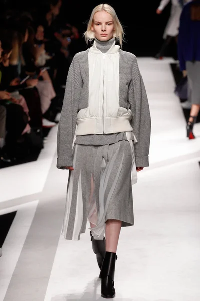 Look 15
